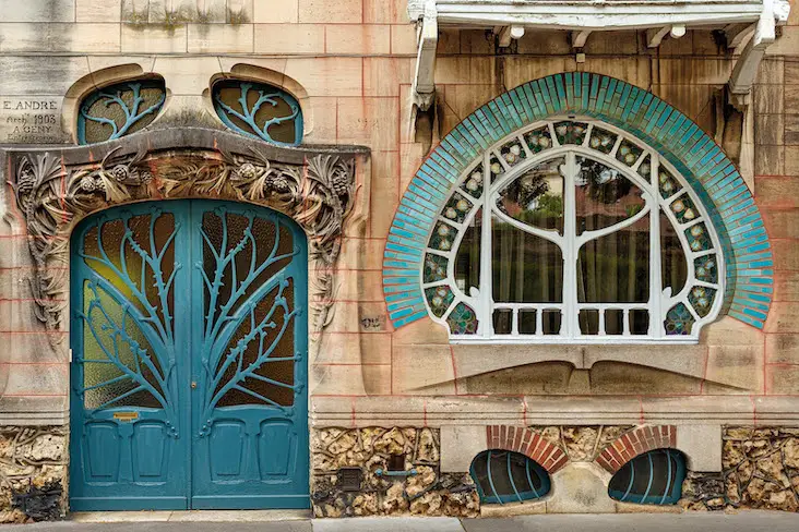 design et histoire art nouveau façade porte fenêtre Nancy couleur boiserie