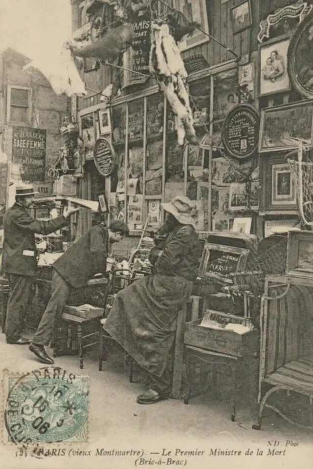 element decoratif 1900 paris belle epoque brocanteur à Montmartre bric à brac déco