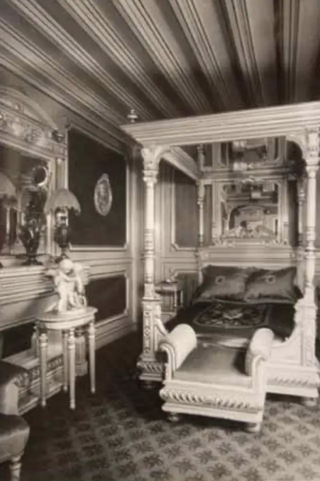 element decoratif 1900 paris belle epoque chambre style second empire classique chic d'époque Le Chabanais