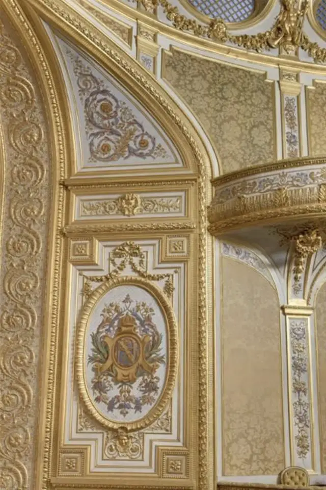 element decoratif 1900 paris belle epoque détails fastueux décor mural or médaillon Second Empire