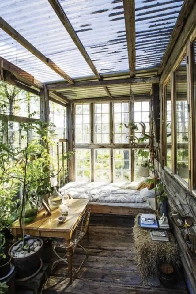 jolie maison veranda exemple déyabed ambiance nature plantes meuble en bois classique chic
