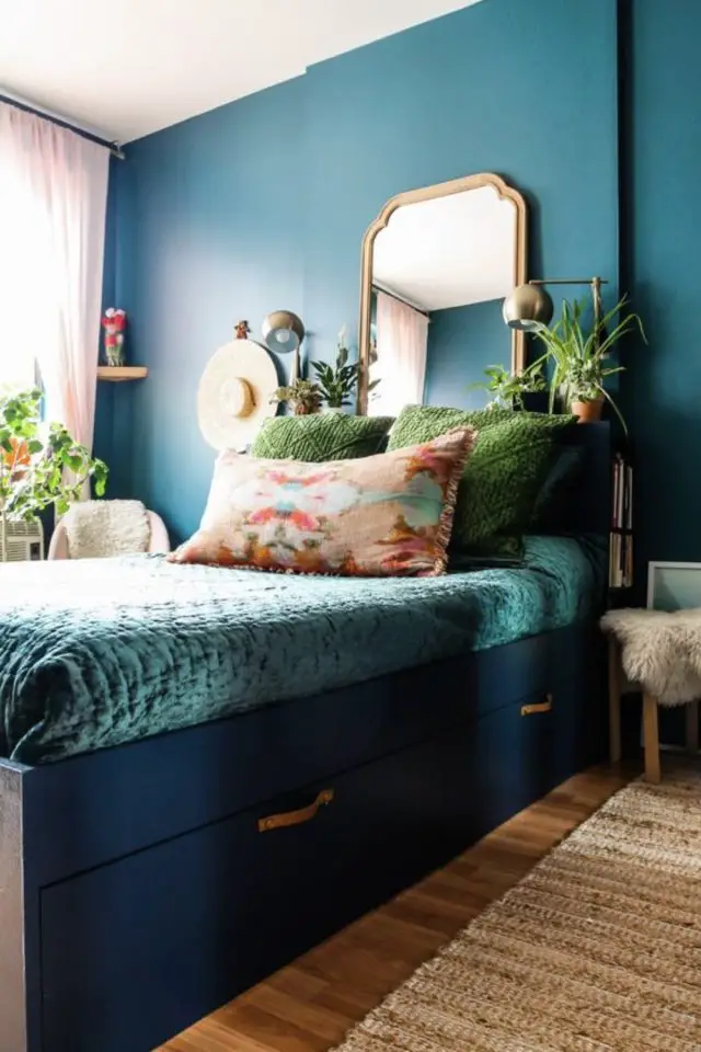 lit avec rangement deco chambre exemple tiroir couleur bleu canard moderne chambre adulte