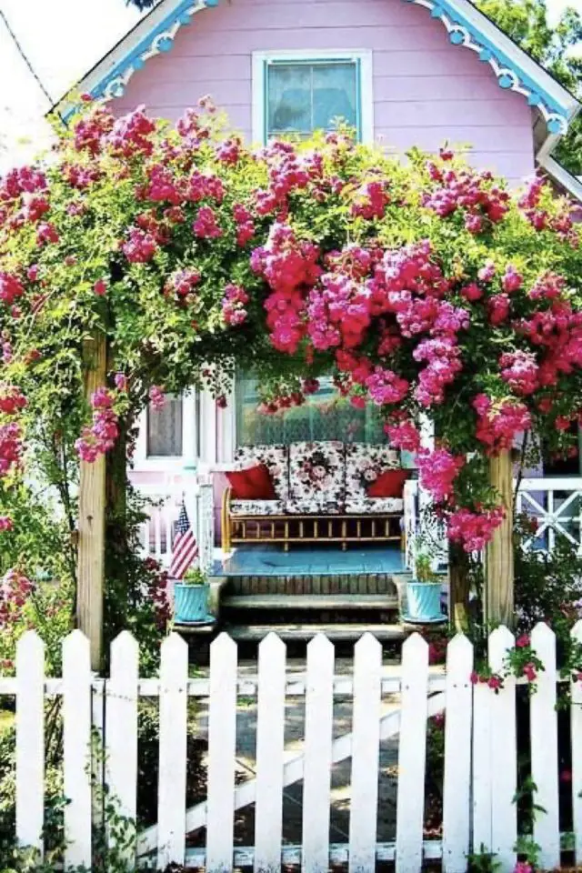 decor jardin devant maison exemple arche clôture fleurs roses été printemps porche fauteuil couleur perspective