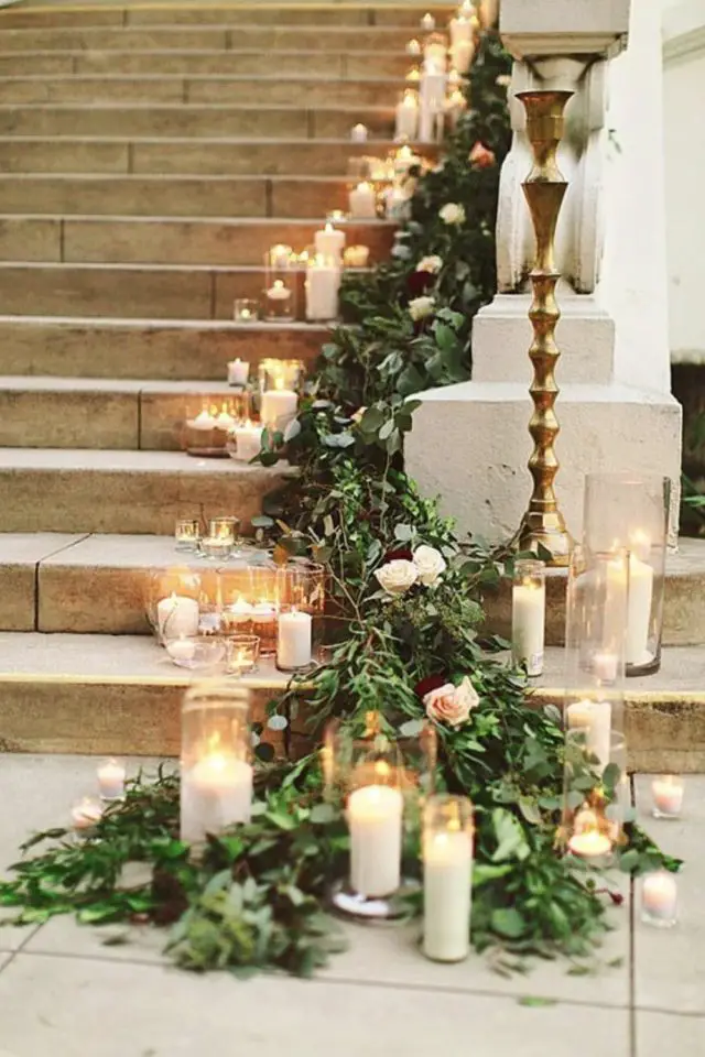 decor mariage nature chic plantes fleurs escaliers plantes chemin roses bougies photophore en verre