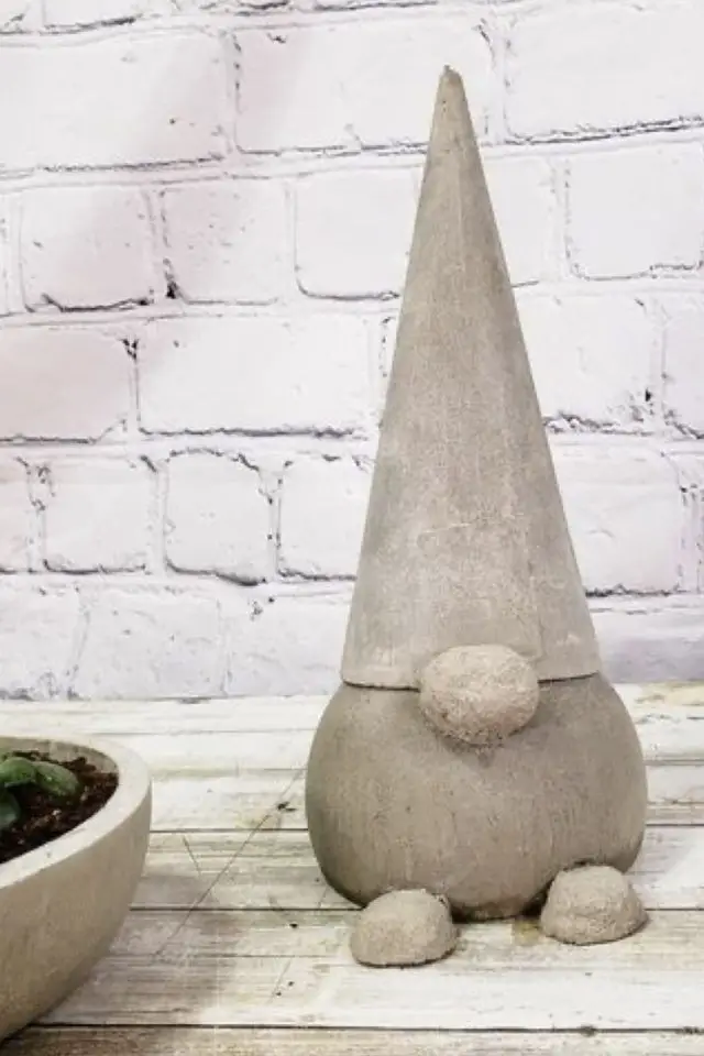 diy creatif jardin beton gnome déco extérieure à faire soi-même