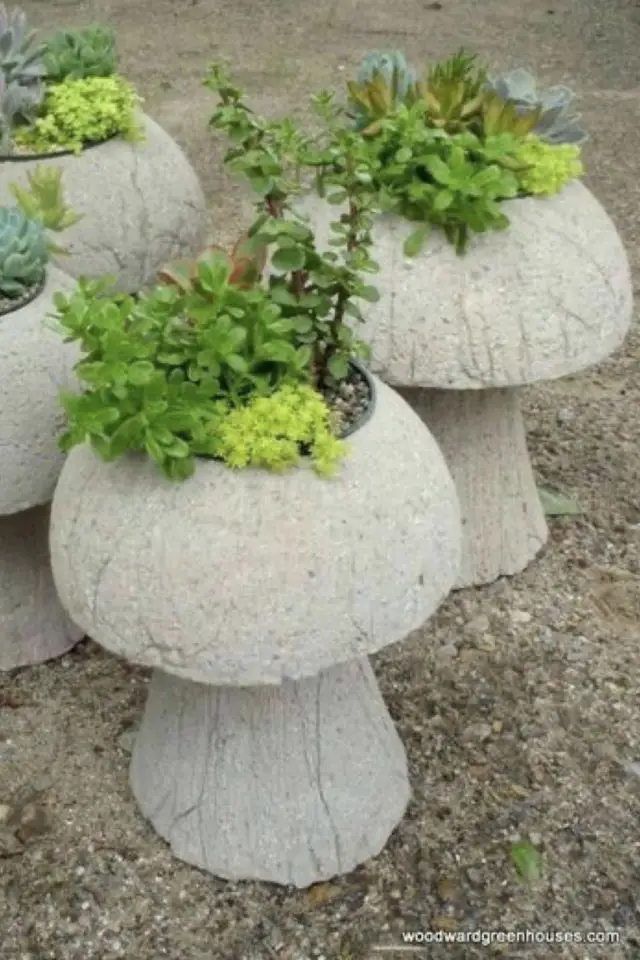 diy creatif jardin beton jardinière forme champignon tutoriel à copier