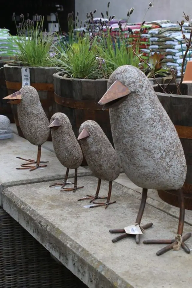 diy creatif jardin beton statuette extérieur à réaliser soi même oiseau mélange métal décoration