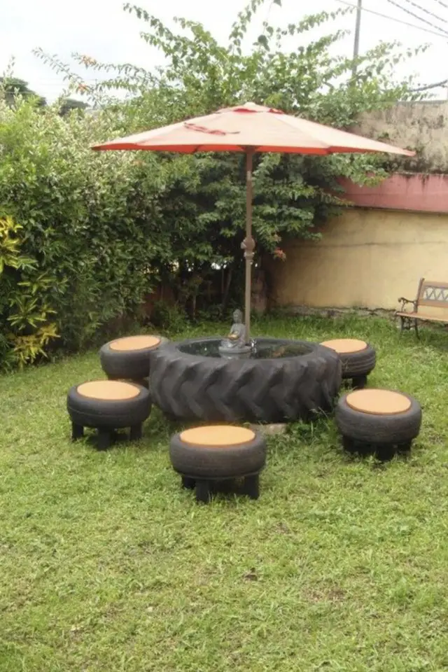 recyclage pneu jardin exemple salon de jardin pneu de tracteur table pouf tabouret parasol
