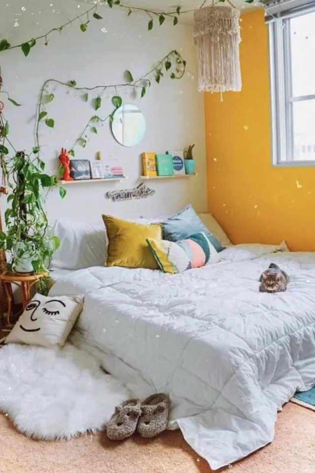 chambre enfant couleur jaune exemple chambre adolescente blanche mur accent coloré plante verte tendance moderne