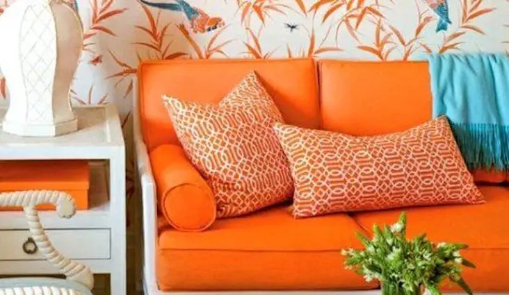 deco interieure couleur orange idees papier peint canapé textile coussin exemple classique moderne