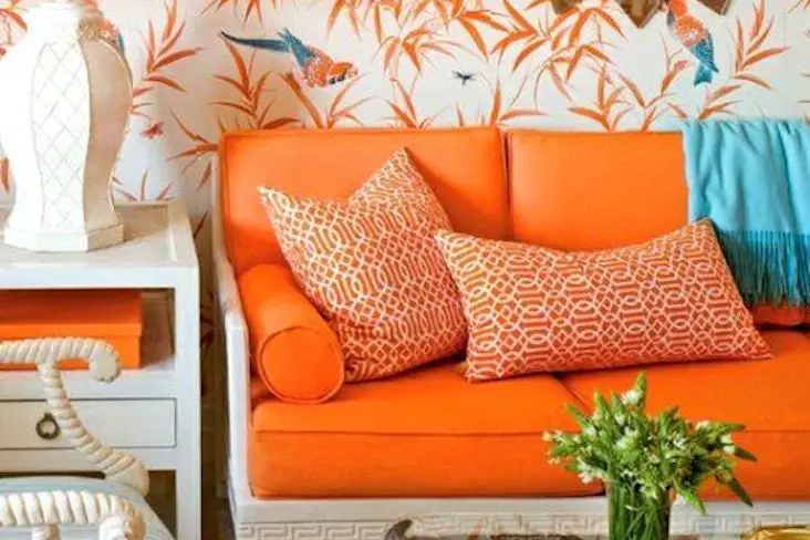 deco interieure couleur orange idees papier peint canapé textile coussin exemple classique moderne