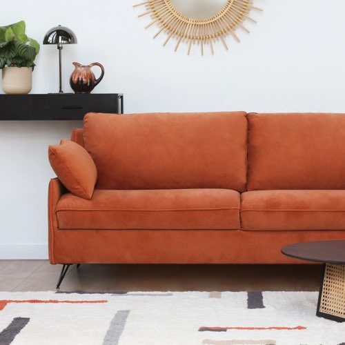 deco meuble couleur orange maisons du monde Canapé 4 places convertible en velours pieds épingles noirs rouille