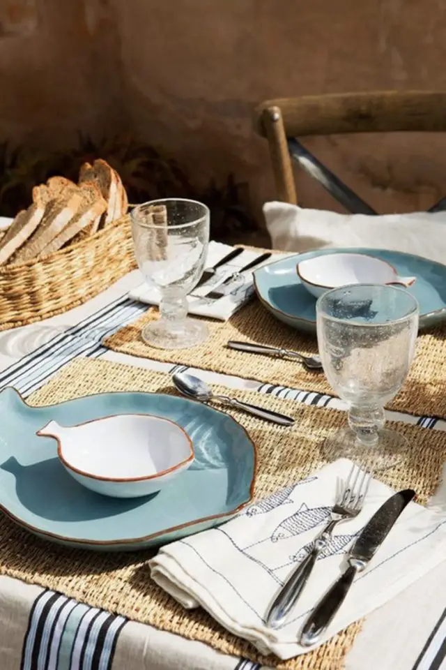 deco table facile a copier assiettes forme originale ambiance bord de mer naturel blanc bleu