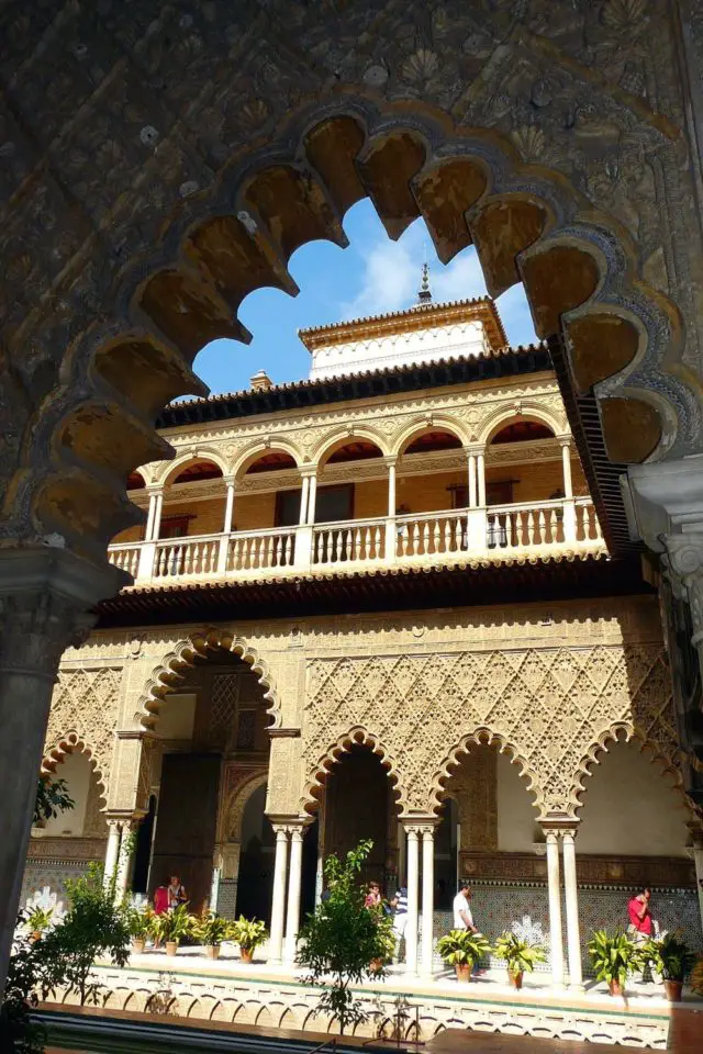 decoration architecture heritage orientalisme Média esprit Harem jardin extérieur piscine bains moucharabieh arche
