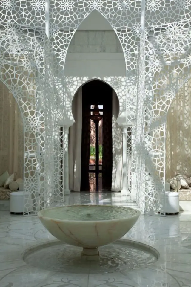 decoration architecture heritage orientalisme extérieur intérieur fontaine décor blanc motifs maroc