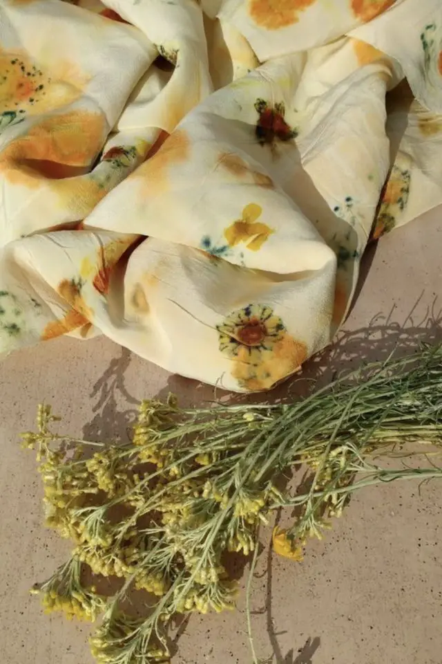 loisirs creatifs impression tataki zome technique facile à faire foulard textile couleur activité adulte