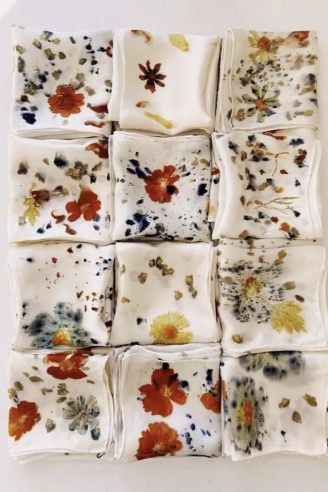 loisirs creatifs impression tataki zome imprimer fleur sur tissu fait main DIY serviette de table mouchoirs personnalisés