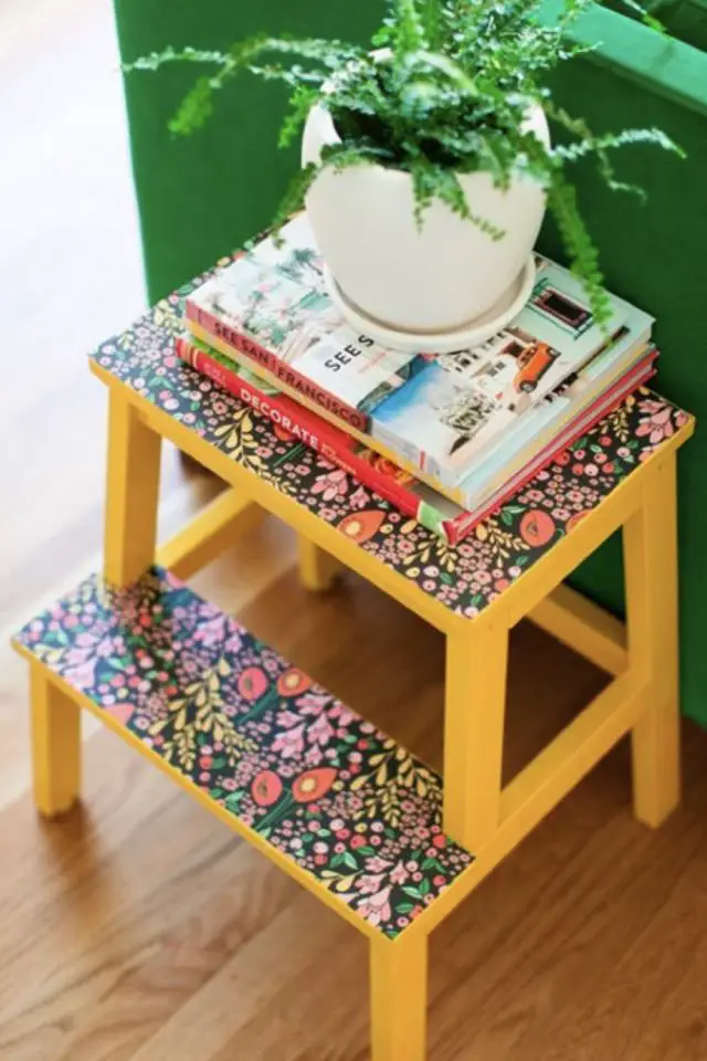 meuble ikea relooking motif idees tabouret DIY peinture jaune papier adhésif à fleur