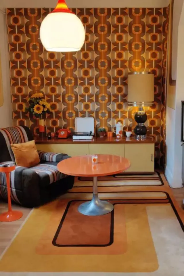 revetement mur salon design Papier peint vintage marron et orange Sinon orange