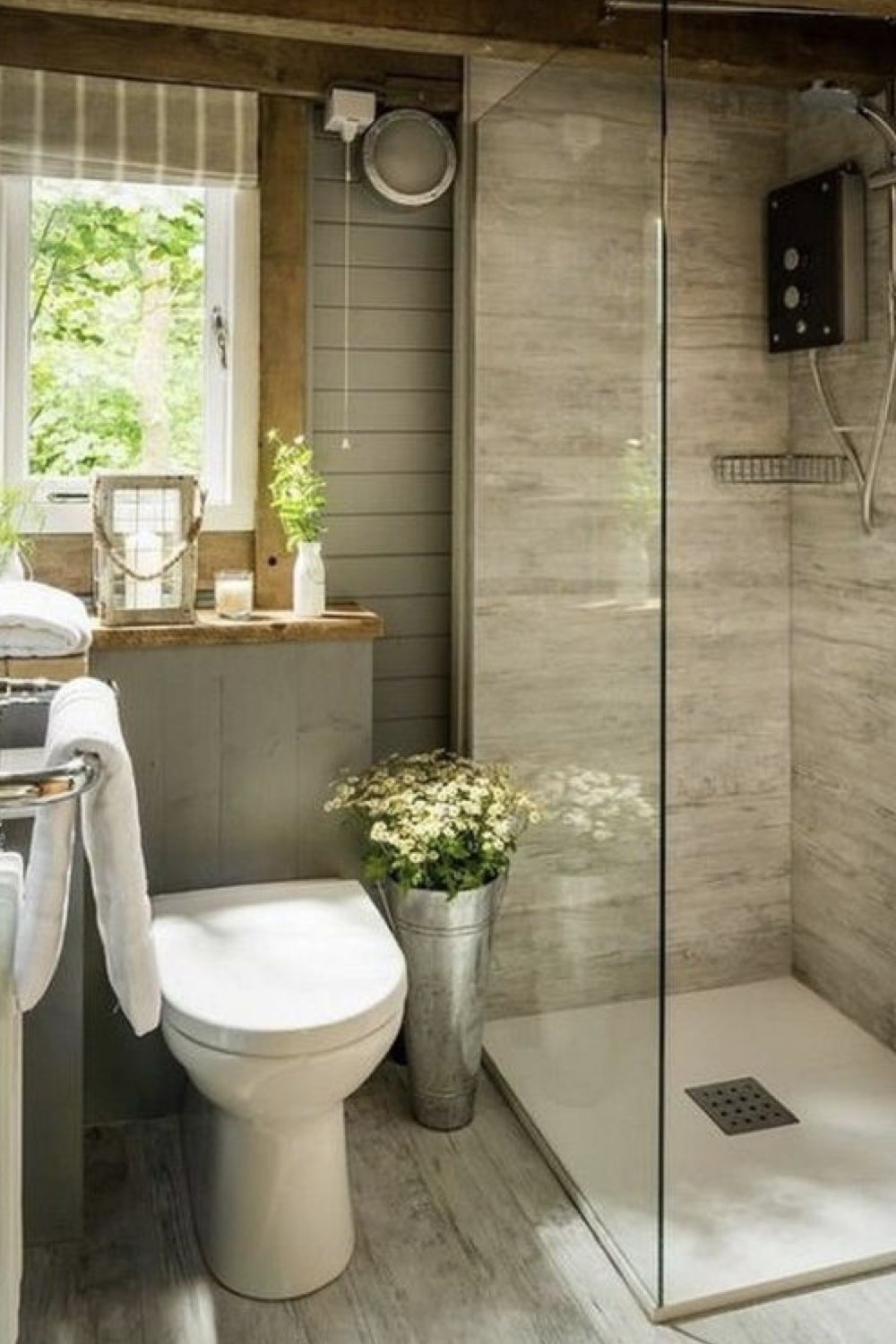 salle de bain douche deco detente receveur plat carrelage pierre lambris toilettes couleur nature simple et chic