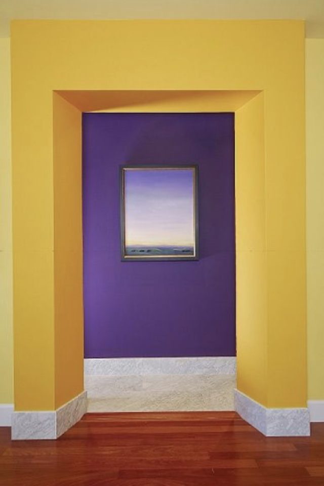 association couleur deco jaune violet color bloc peinture mur contraste ouverture arche