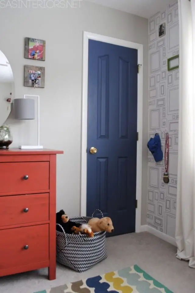 chambre enfant moderne bleue exemple peinture porte intérieure chambre meuble commode orange rouge