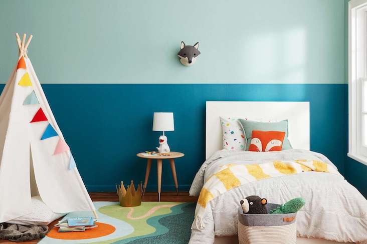 couleur chambre enfant bleu idee decoration association teinte univers calme et reposant