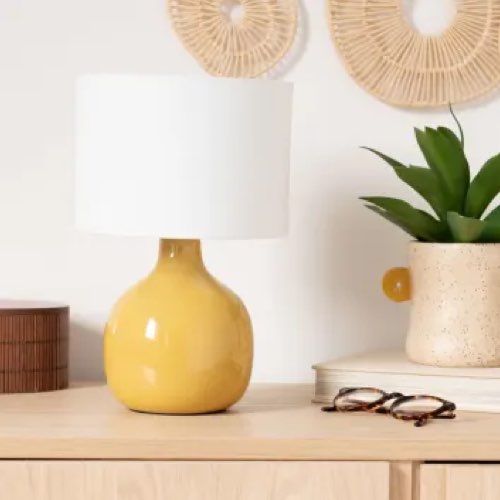 couleur deco jaune violet maisons du monde Lampe en céramique ocre et abat-jour blanc