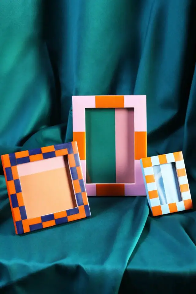 deco design couleur objets cadre photo à poser multicolore moderne détails finitions contemporain