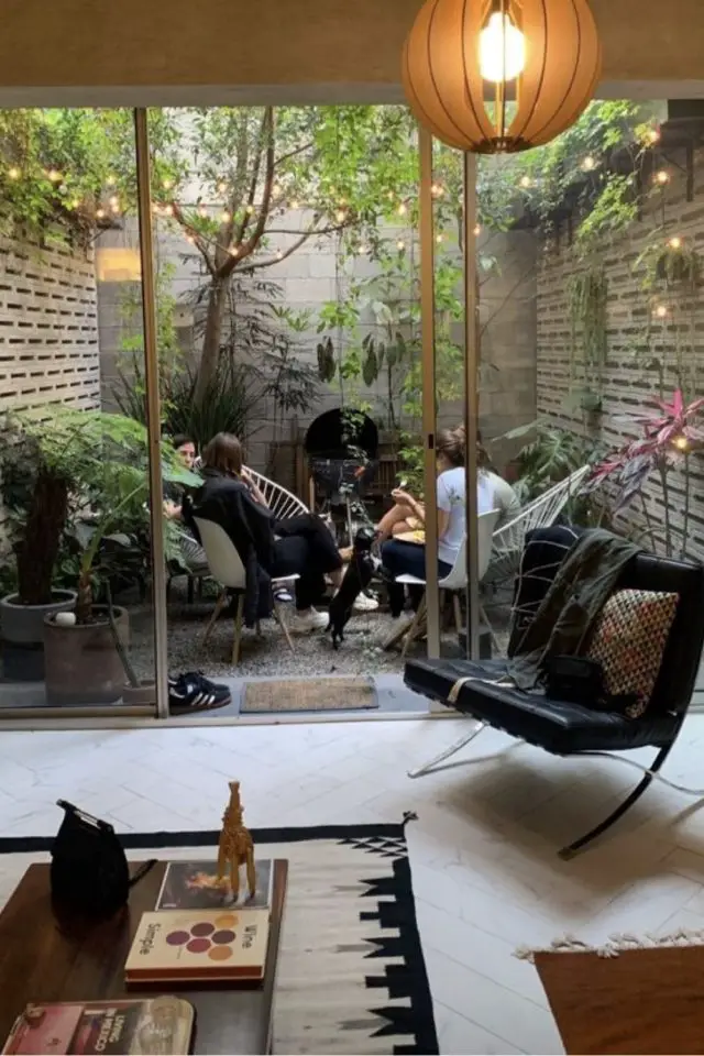 deco patio terrasse convivial prolongement salon pièce de vie intérieur extérieur petit espace moderne et verdoyant
