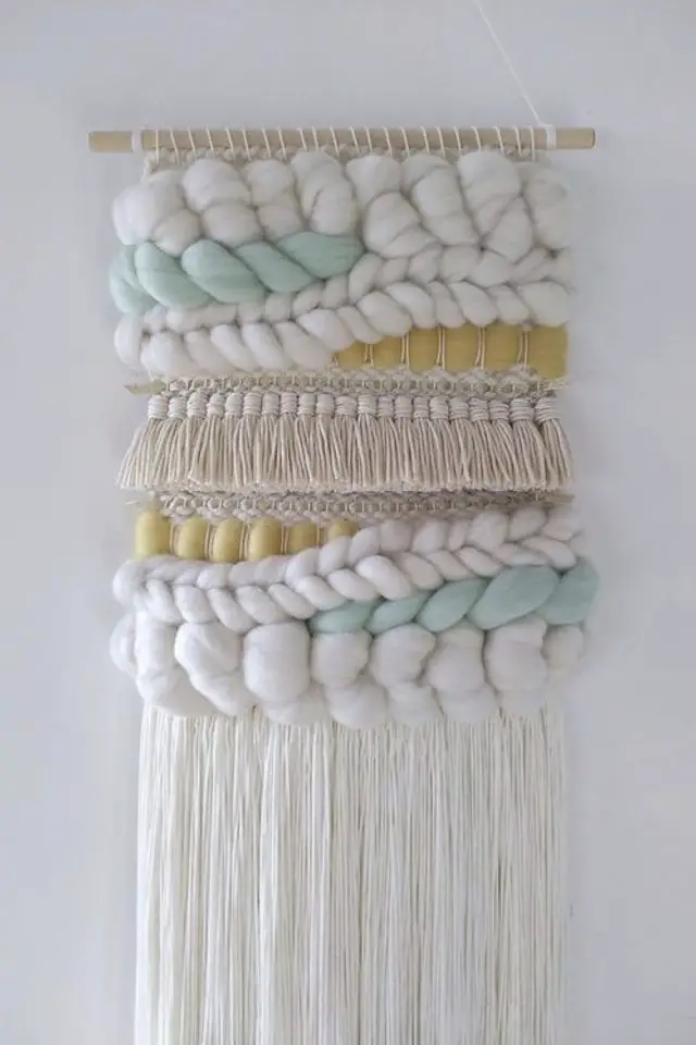 loisirs creatifs deco tissage moderne décoration pour chambre enfant à faire soi-même laine coton pompons couleur pastel douceur activité grossesse