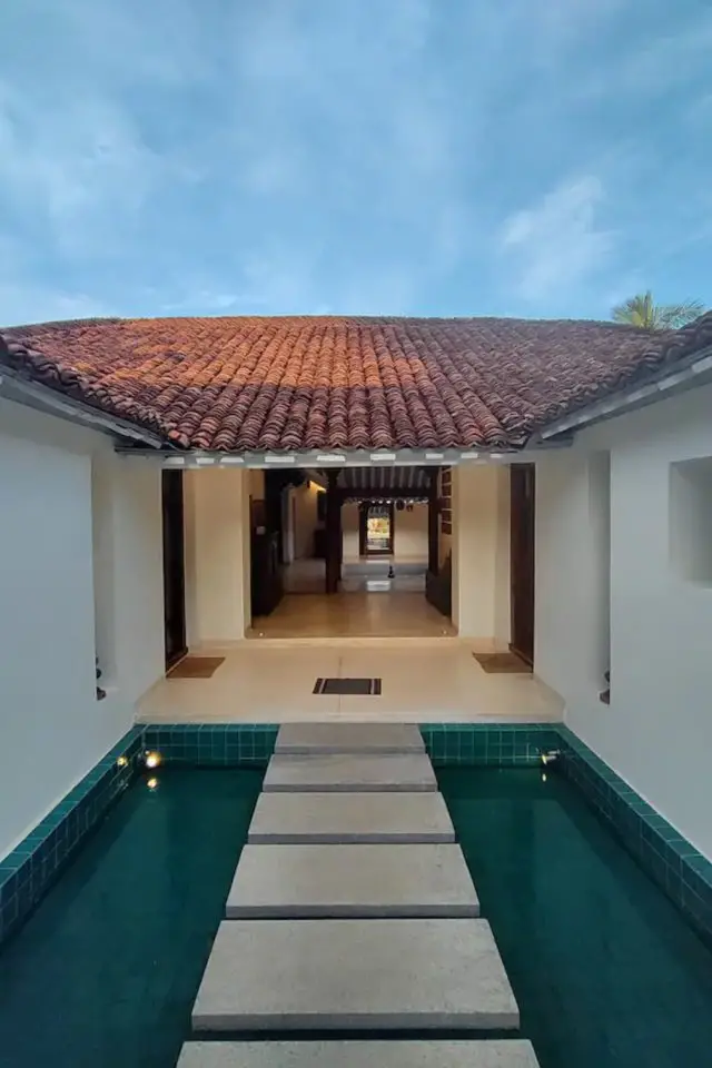 architecture villa traditionnelle tamil nadu inde plan d'eau patio exceptionnel avec marche extérieur maison
