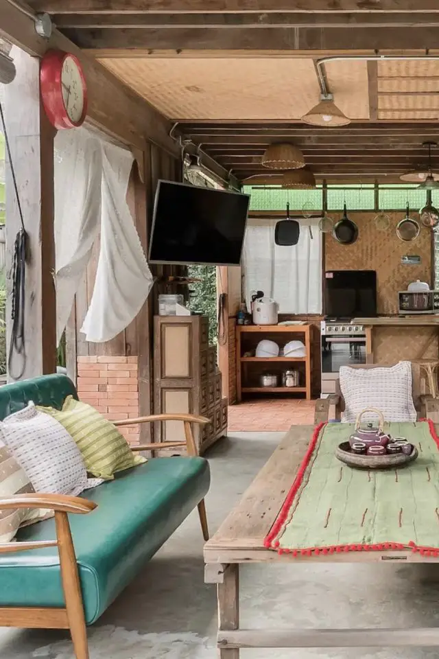 logement eclectique traditionnel thailandais voyage grand espace ouvert rez de chaussée cuisine salon séjour