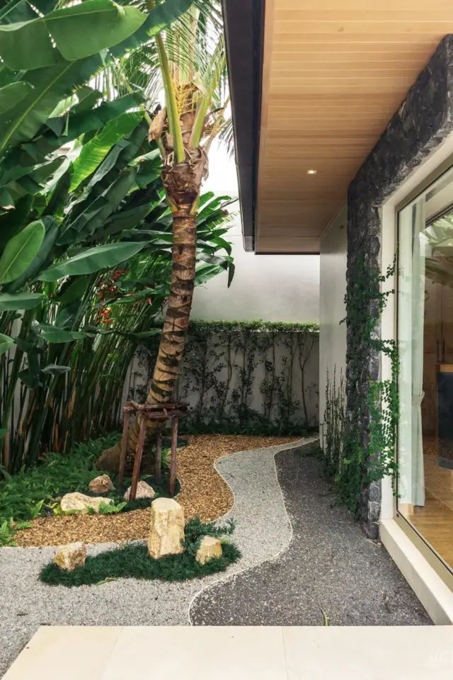 logement vacances exceptionnel thailande idée patio extérieur gravier terrasse plantes vertes exotiques