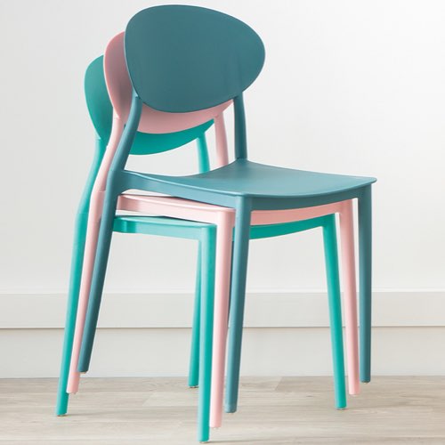 ou trouver chaises petite table gain de place Chaises design empilables bleu canard intérieur