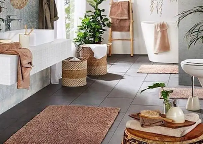 salle de bain decoration textile parfaire intérieur facilement déco simple et pas cher