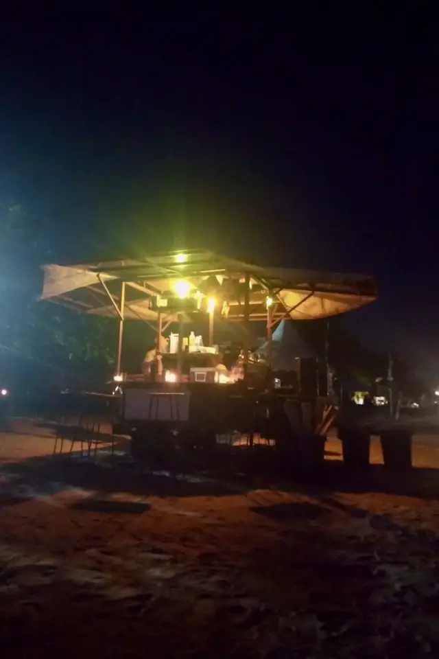 voyage langkawi malaisie slow travel bar sur la plage pantai cenang chill vacances paysage de rêve coucher de soleil
