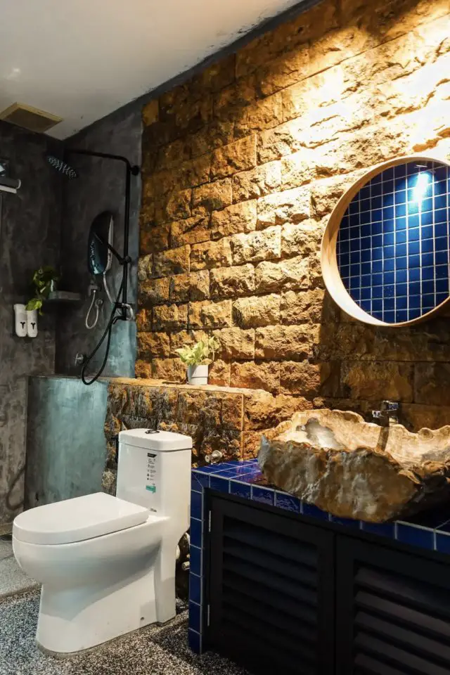 voyager penang malaisie hebergement confortable salle de bain revêtement mural pierre