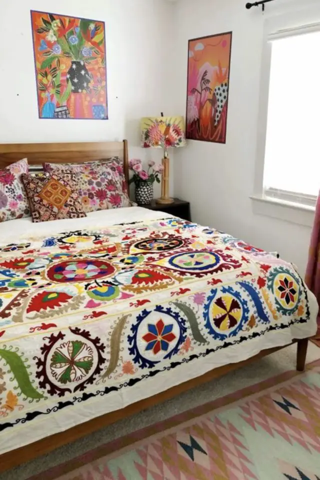 broderie florale exemple decoration boutis couvre-lit personnalisé housse de coussin motif coloré