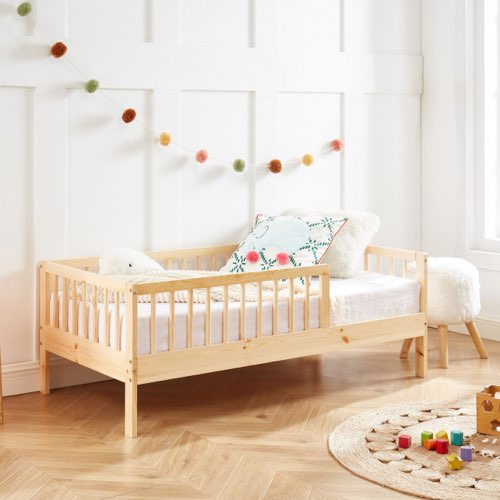chambre enfant style scandinave beau meuble Cadre de lit pour enfant en bois massif 70x140cm clair