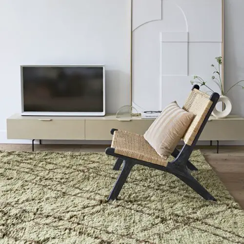 deco et petit meuble noir design vintage Fauteuil lounge en cannage