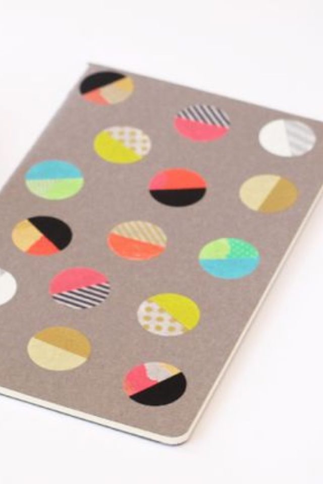 diy personnaliser fournitures scolaires rentree carnet cahier masking tape perforatrice rond couleur facile