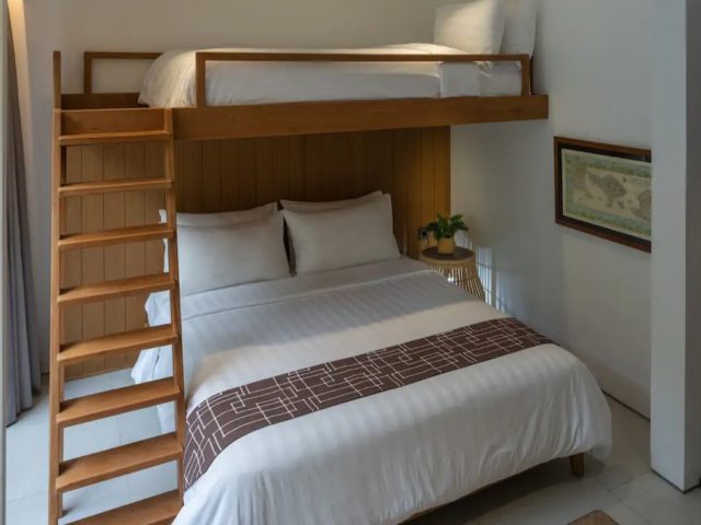 dormir bali indonesie vacances haut de gamme chambre à coucher enfant lit en mezzanine une personne