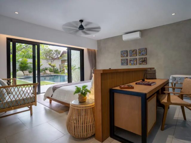 dormir bali indonesie vacances haut de gamme suite parentale salle de bain ouverte cloison demie hauteur