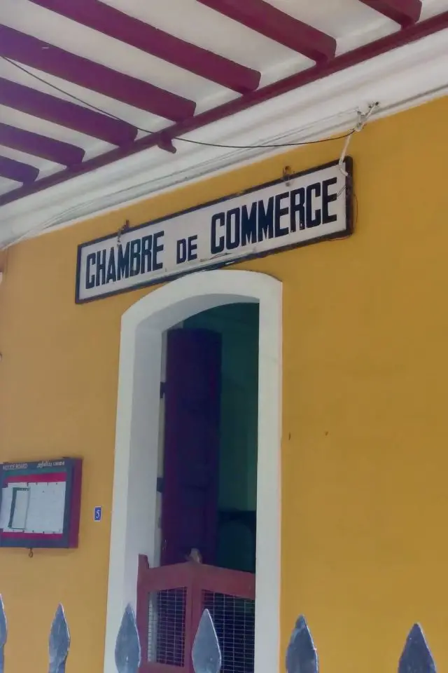 guide voyage pondicherry gratuit quartier français héritage chambre de commerce panneau