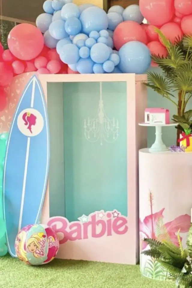 idee decoration fete anniversaire barbie décor photo photobooth couleur rose et pastel style années 90