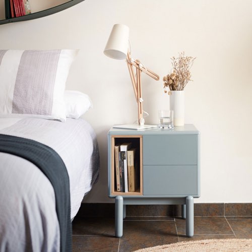 meuble petite chambre adulte moderne Table de chevet en bois gris clair avec niche