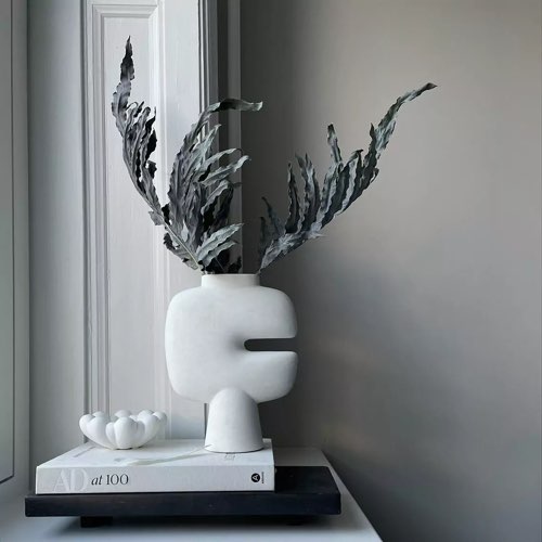 objet decoratif design a poser fenetre Vase medium tribal blanc