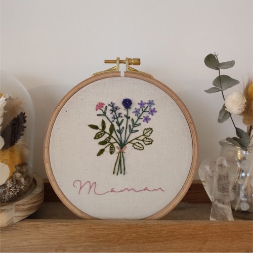 ou trouver broderie deco fait main fleur Broderie décorative, Maman