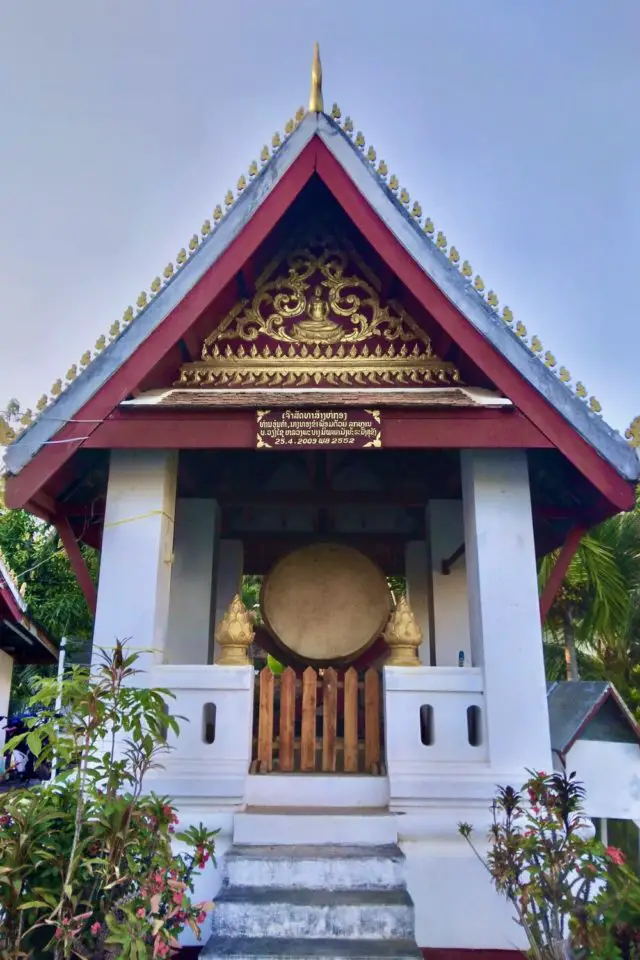 que faire a Luang Prabang découvrir la culture laotienne bouddhiste visiter temple